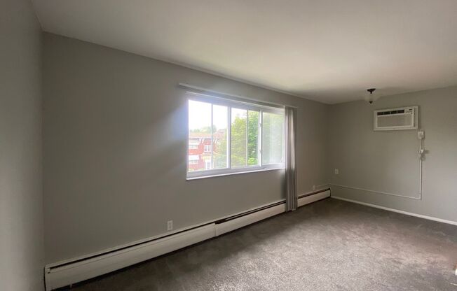 1450 Riverside