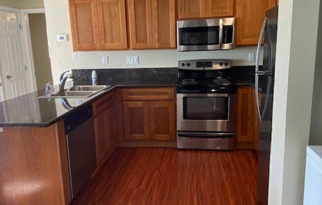 2 beds, 2 baths, 900 sqft, $2,025, Unit 122