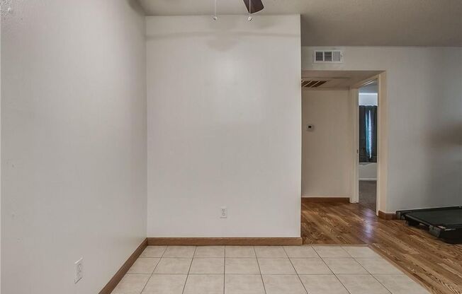 1 bed, 1 bath, $900, Unit #142