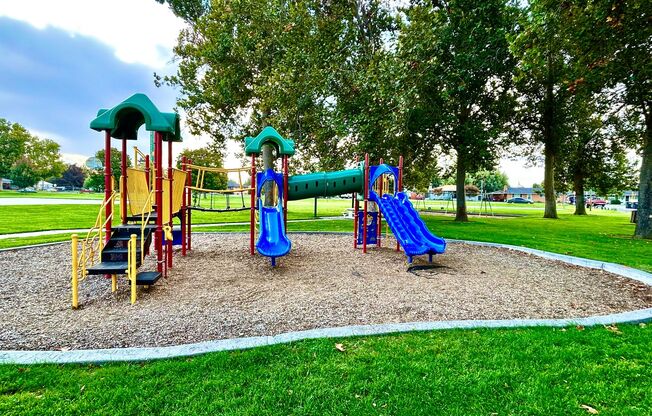 2 beds, 1 bath, 1,024 sqft, $1,395, Unit 1903 F