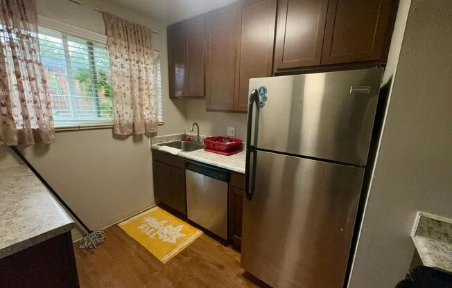 2 beds, 1 bath, 800 sqft, $1,350, Unit 3