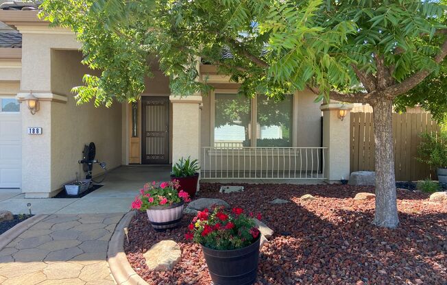 Broadstone Solar Home - 5 Bdrms, 4 Baths