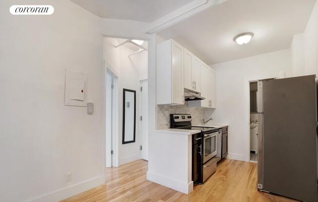 317 W 71 ST
