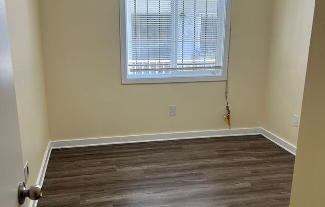 3 beds, 1 bath, 900 sqft, $2,475, Unit 3/4a