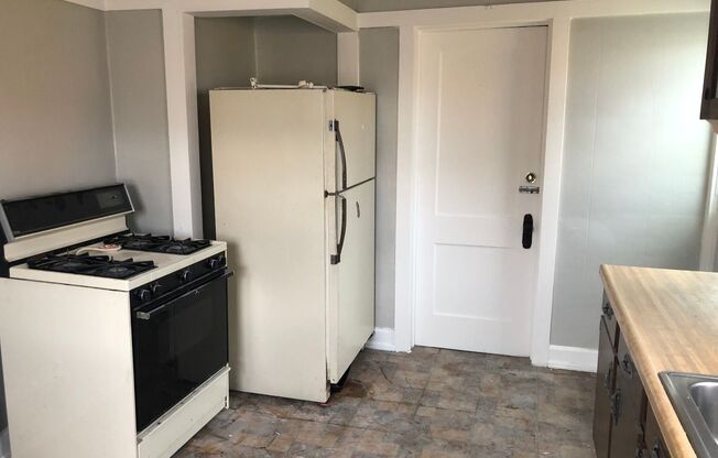 1 bed, 1 bath, 1,000 sqft, $825, Unit Up