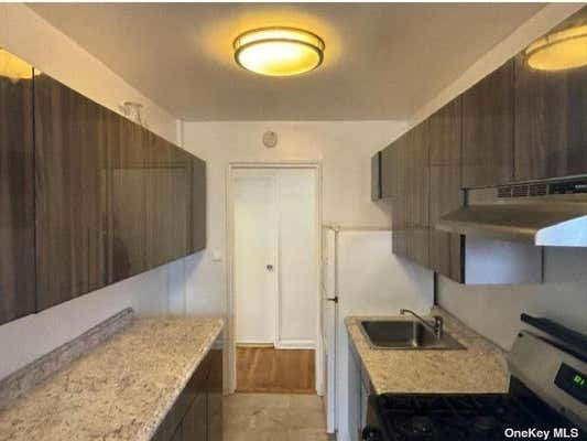 2 beds, 1 bath, 925 sqft, $2,500, Unit 3L