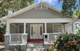 Adorable 3/2 Bungalow Available Now!