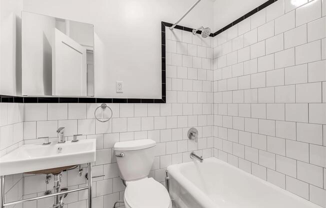 Studio, 1 bath, $3,500, Unit 305