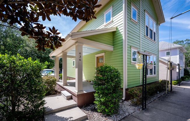 3 Beds, 3 Baths, No Hassle — Just Steps from UF