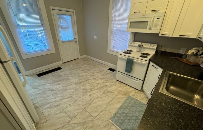 3 beds, 1 bath, 1,206 sqft, $1,499, Unit 311E5