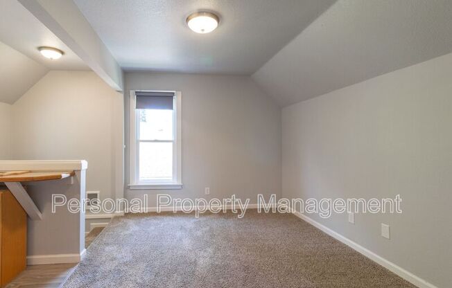 409 W McLoughlin Blvd