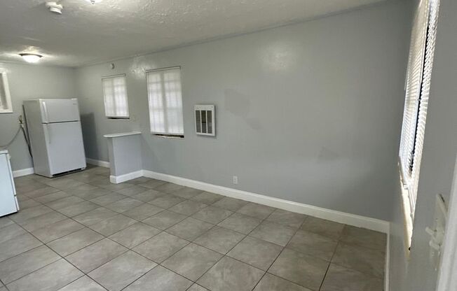 Studio, 1 bath, 600 sqft, $800, Unit 226