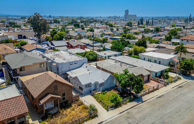 930 932 FRASER AVE