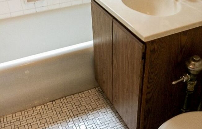 Studio, 1 bath, 500 sqft, $1,635, Unit 540-6C