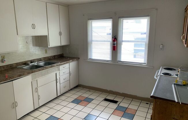 4 beds, 1 bath, $1,475