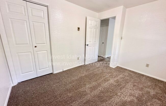 2 beds, 1 bath, 800 sqft, $1,195, Unit 50
