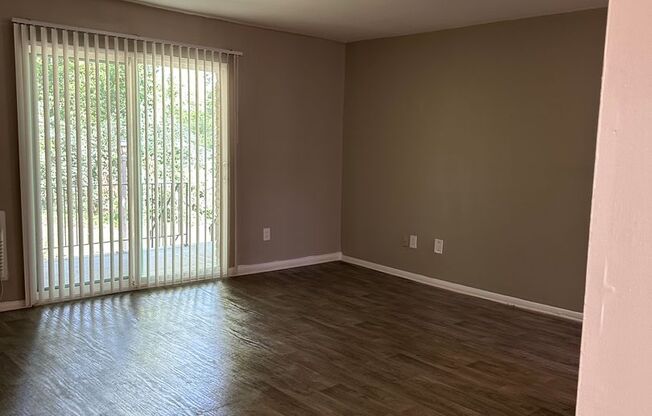 1 bed, 1 bath, 672 sqft, $1,275, Unit 2298-11