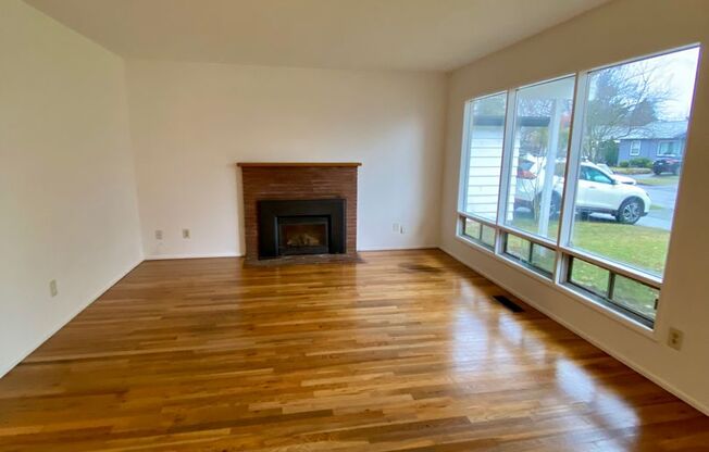 1206 SE 87th Ave. ** Charming Home with Garage **