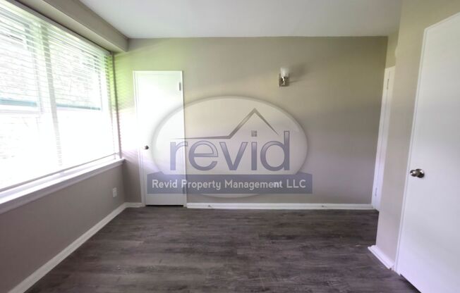 2 beds, 1 bath, 752 sqft, $995, Unit 1300-7