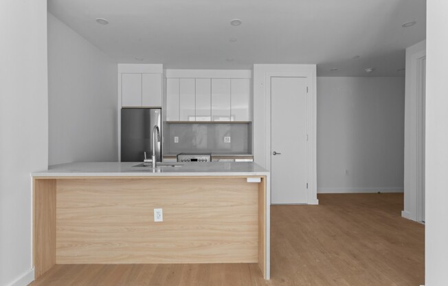 1 bed, 1 bath, $3,911, Unit 16D