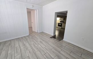 2 beds, 1 bath, $1,395, Unit B