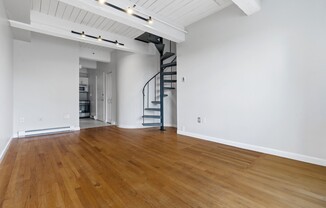 2 beds, 1.5 baths, 647 sqft, $3,600, Unit 6-16
