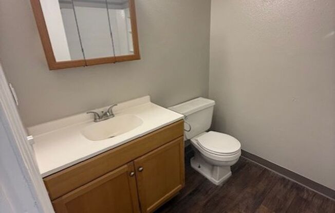 2 beds, 1 bath, 1,105 sqft, $920, Unit 2715-303