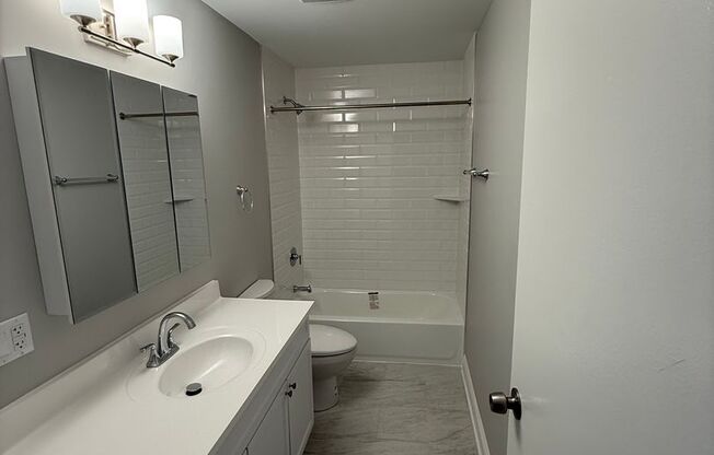 2 beds, 1.5 baths, $2,700, Unit 306