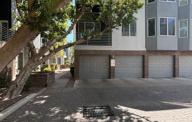 3 beds, 2 baths, $1,900, Unit # 2101
