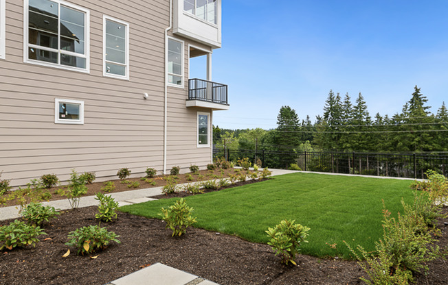 3 beds, 3.5 baths, $3,700, Unit 4