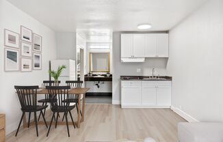 Studio, 1 bath, 356 sqft, $1,470, Unit 44