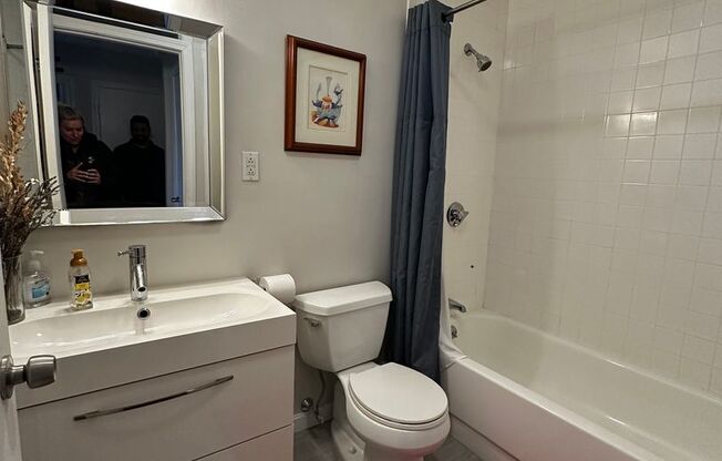 2 beds, 2 baths, $3,500, Unit #1F