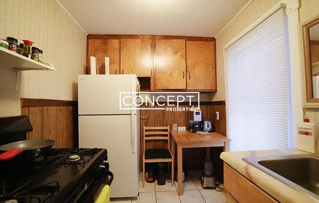 4 PERCY PL