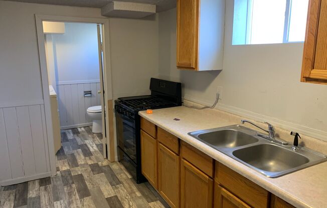 1 bed, 1 bath, 600 sqft, $825, Unit Unit 1