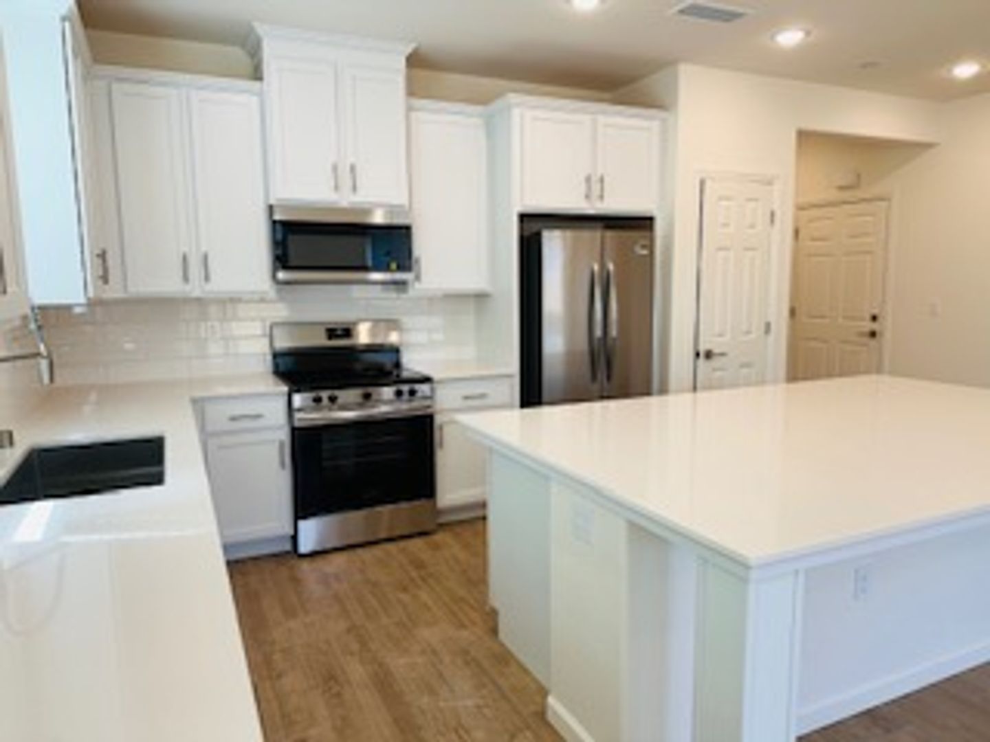 $2,600 New Build, Solar, Quartz, 4 Bed / 2 Bath Home for Rent, 6560 E Weathermaker Ave., Fresno