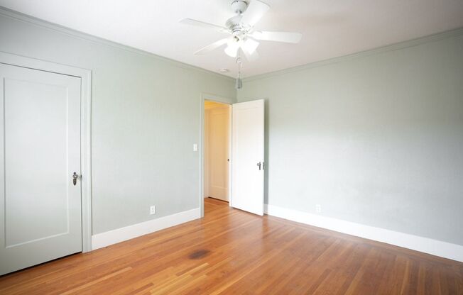 2 beds, 1.5 baths, $3,300, Unit 530-FR