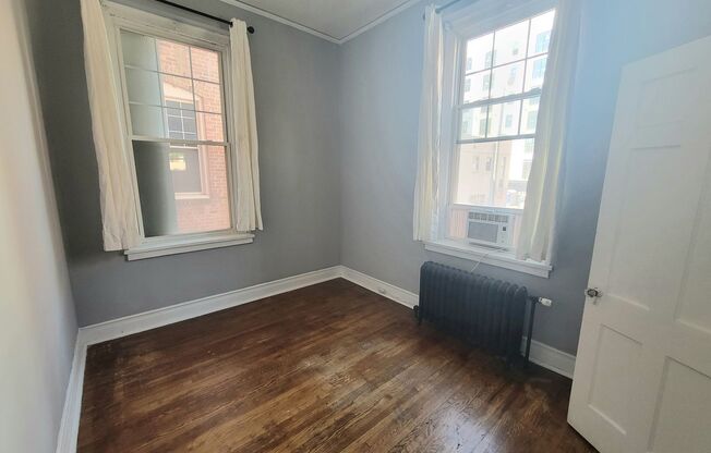 1 bed, 1 bath, 1,000 sqft, $1,095, Unit 104