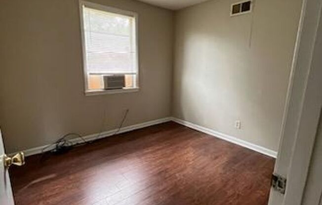 2 beds, 1 bath, $1,000