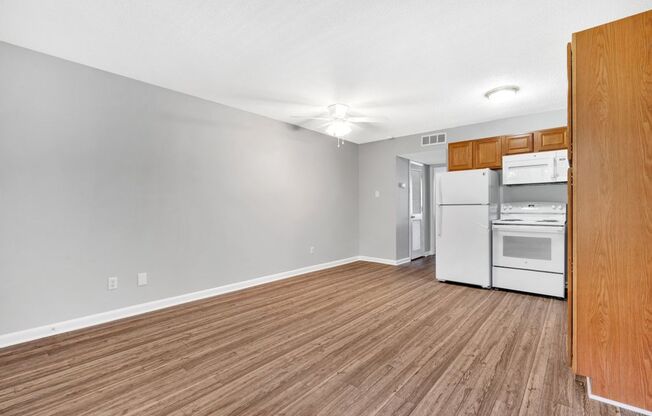 1 bed, 1 bath, 550 sqft, $1,045, Unit 9B