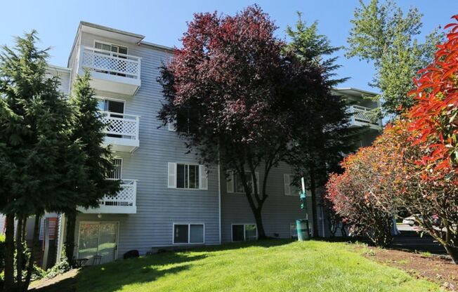 2 beds, 1 bath, $1,760, Unit 214