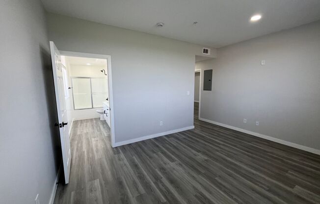 3 beds, 2 baths, 1,450 sqft, $3,998, Unit 301