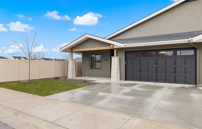 Brand New Luxury Duplex-Top of the line finishes & walking distance to The Village.