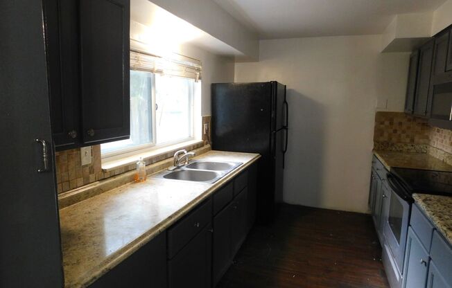 2 beds, 1 bath, 835 sqft, $1,800, Unit Unit 1