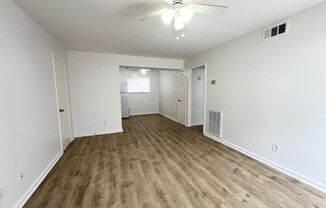 2 beds, 1 bath, $975, Unit DRM02