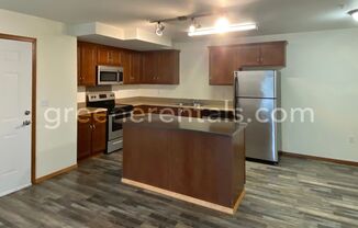 2 beds, 2 baths, 1,050 sqft, $1,725, Unit 1421-104