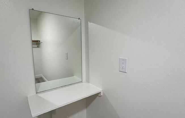 2 beds, 1 bath, 850 sqft, $2,225, Unit 9161-6
