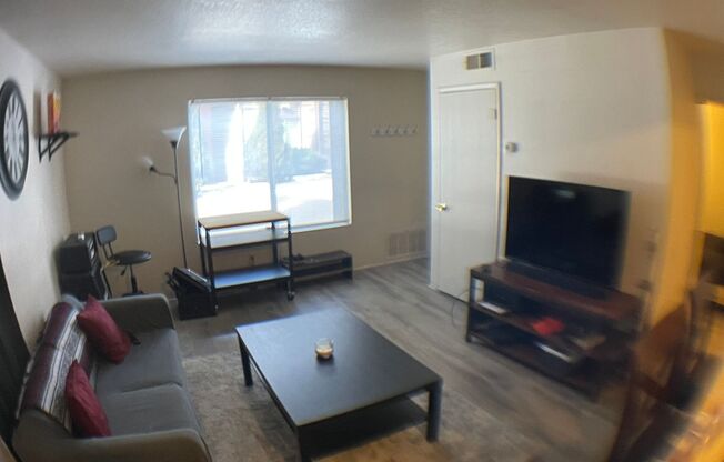 1 bed, 1 bath, $1,400, Unit Unit #17