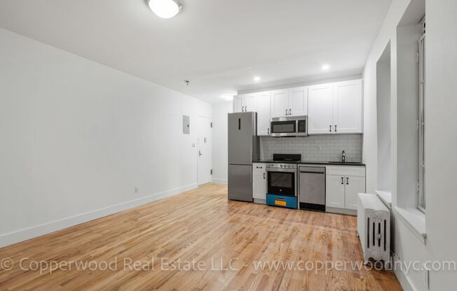 Studio, 1 bath, 370 sqft, $3,395, Unit 14