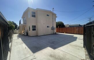 1363 1/2 W 23 ST