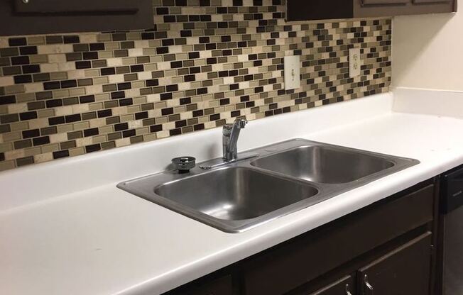 Renovated 2 Bedroom / 2 Bath Condo for Rent